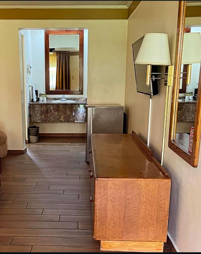 Hotel Santa Fe Camargo Bagian luar foto